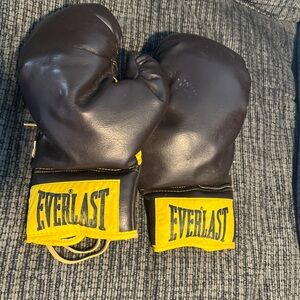 Vintage Everlast Leather Laceup Boxing Gloves, 10 oz Brown & Yellow Nice Shape